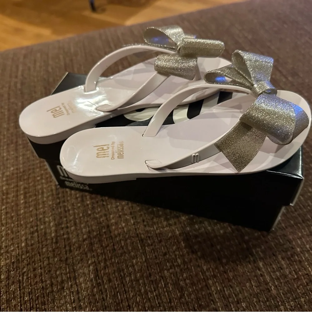 MINI MELISSA girls Mel Harmonic Bow III Beige Glitter